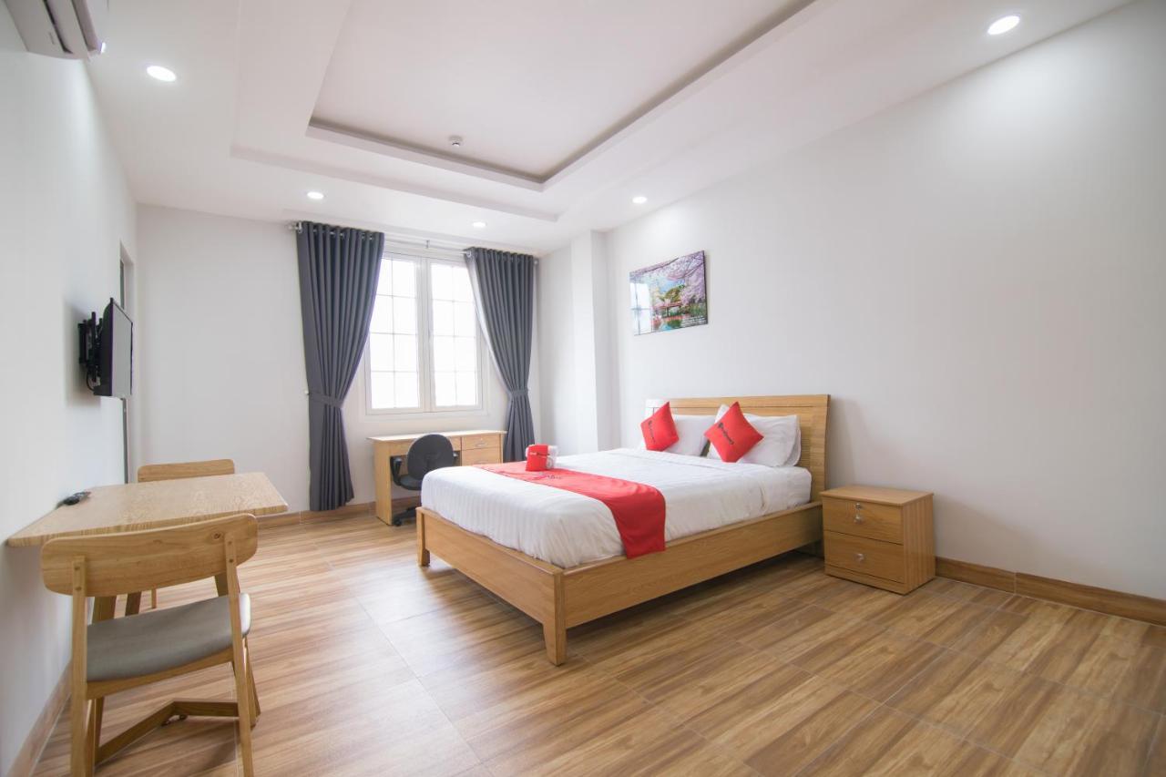 Reddoorz Premium Near E-Town Hotel Ho Şi Min Exterior foto