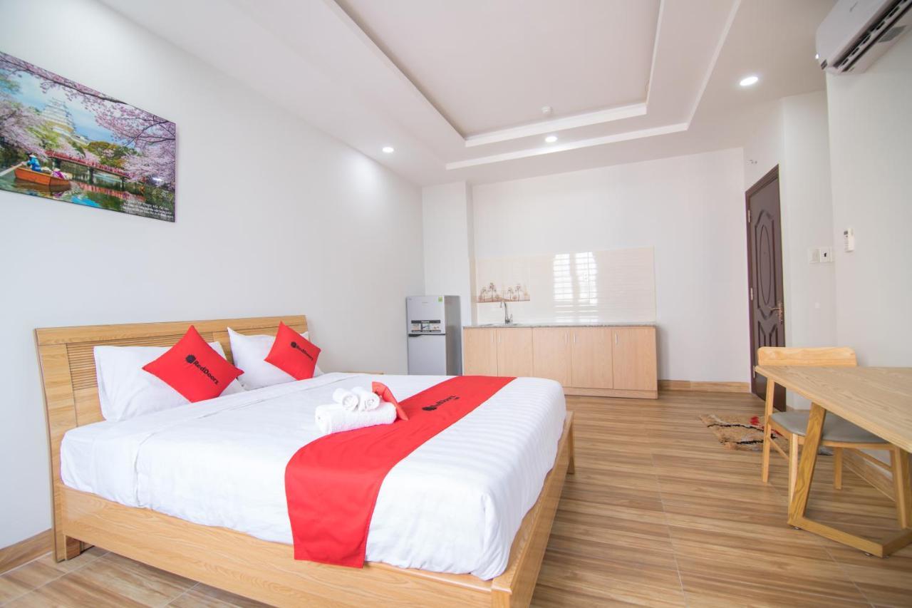 Reddoorz Premium Near E-Town Hotel Ho Şi Min Exterior foto