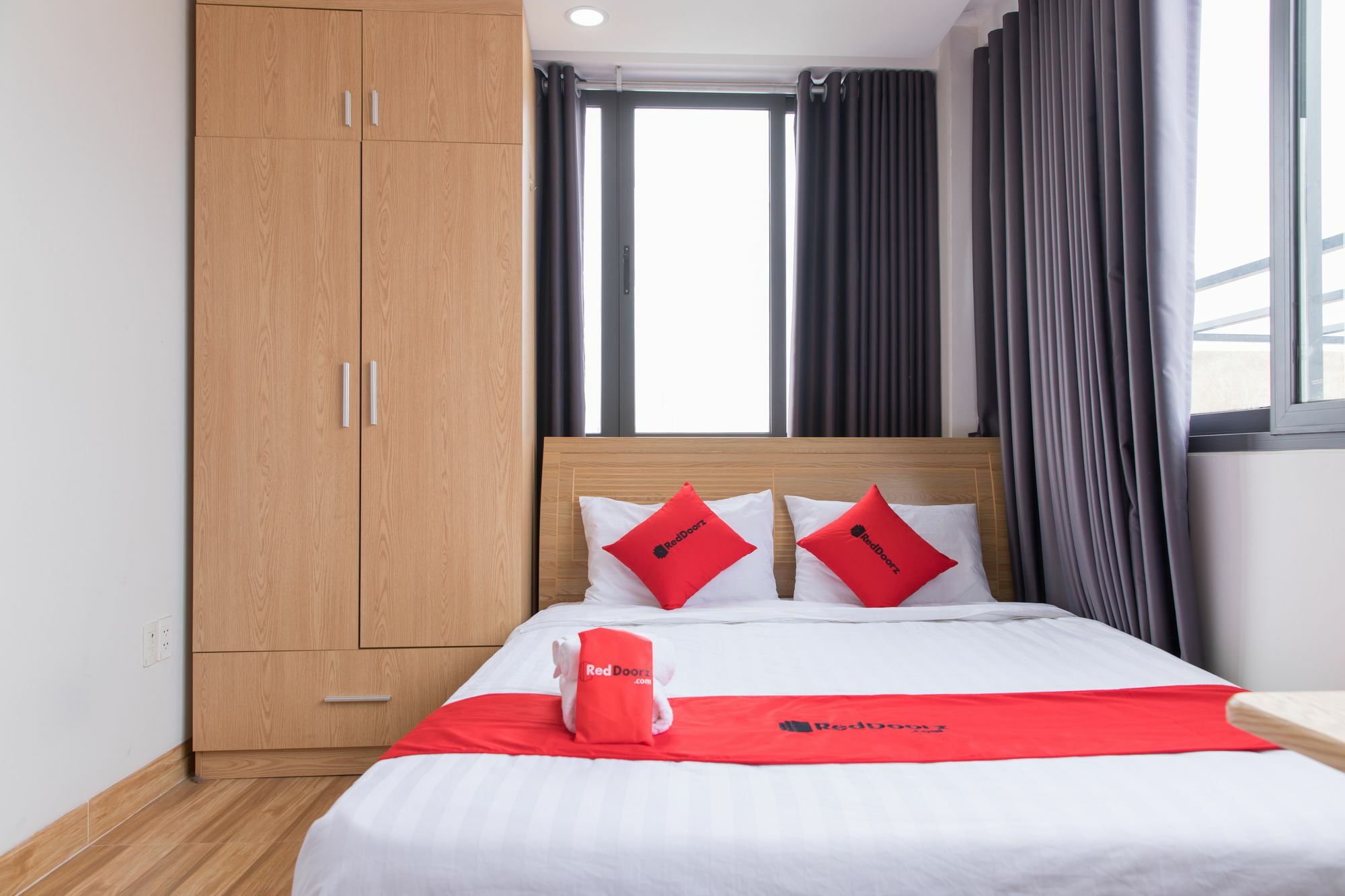 Reddoorz Premium Near E-Town Hotel Ho Şi Min Exterior foto